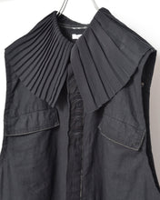 画像をギャラリービューアに読み込む, PLEATED COLLAR SLEEVELESS SHIRT_C
