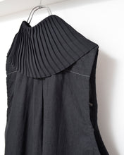 画像をギャラリービューアに読み込む, PLEATED COLLAR SLEEVELESS SHIRT_C
