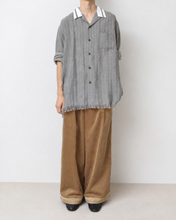 Load image into Gallery viewer, Tablecloth collar fringe shirt / linen herringbone_A
