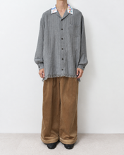 Load image into Gallery viewer, Tablecloth collar fringe shirt / linen herringbone_C
