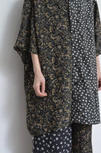 Load image into Gallery viewer, FLORAL MIX OPEN COLLAR SH /02
