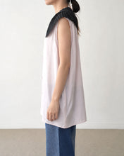 画像をギャラリービューアに読み込む, PLEATED COLLAR SLEEVELESS SHIRT_G
