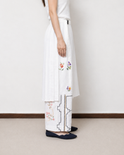 Load image into Gallery viewer, PLEATED WRAP SK_WHITE
