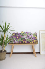 Load image into Gallery viewer, RUG CUSHION (PANSY) / A

