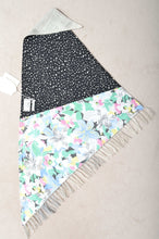 Load image into Gallery viewer, △ SHAWL (tsutae SPECIAL) / A
