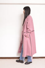 Load image into Gallery viewer, WOOL NO-COLLAR ROBE/PLUM
