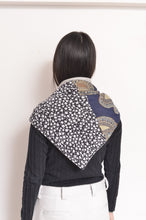 Load image into Gallery viewer, TRIANGLE SHAWL (WOOL)/GRAY-002
