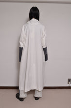 Load image into Gallery viewer, TABLE CLOTH △ SHAWL COAT_WHT
