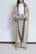 Load image into Gallery viewer, ROBE TRENCH COAT_TENCEL (02/BEG)
