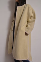 Load image into Gallery viewer, WOOL MOSSA FLAPS COAT/YELLOW_02
